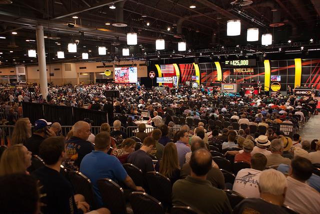 Mecum crowd