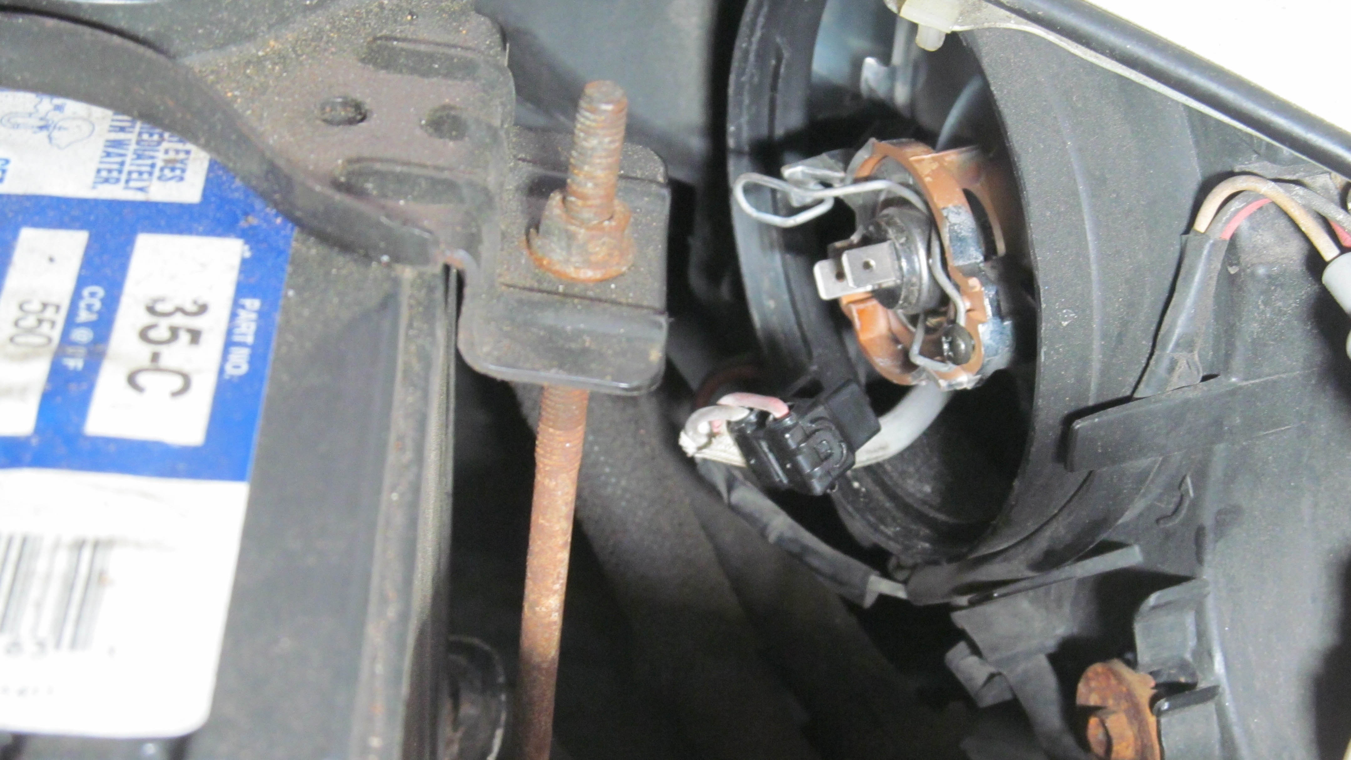 Headlight_Replace_Step_3