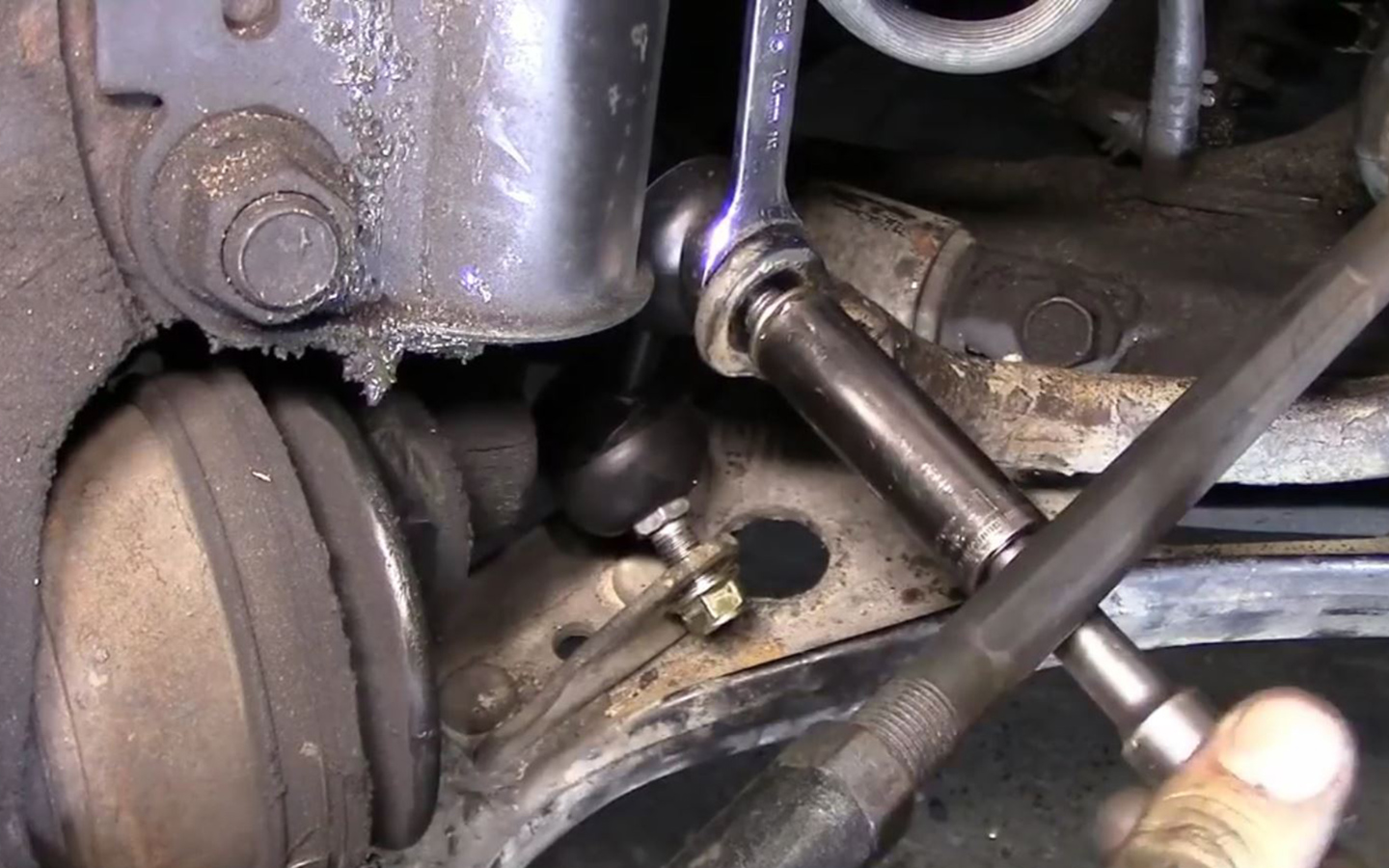 FWD End Link Replacement