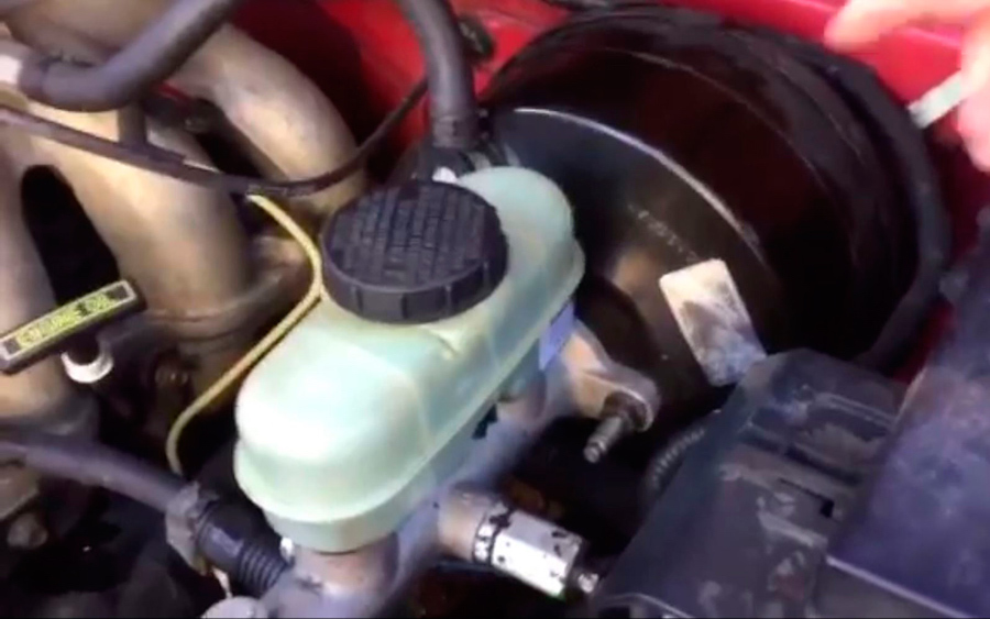 Ford Ranger master cylinder