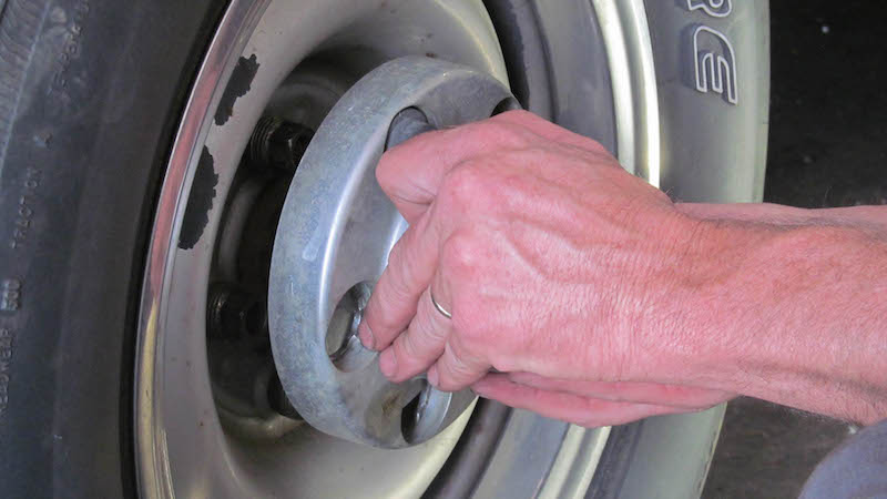 Loosening wheel lug nuts