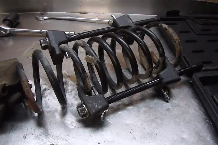 coil spring compressor 