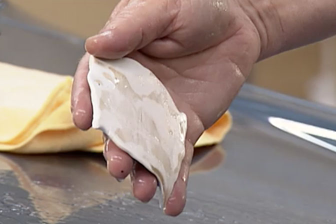 how to use a clay bar