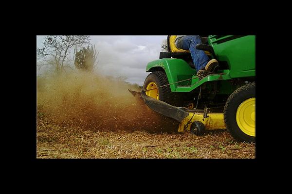 riding lawn mower