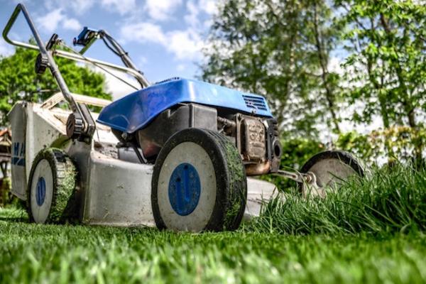 how to clean your lawn mower